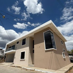chiquimula lujosa casa en residencial las perlas y con pozo propio 💥💰precio: $262,500